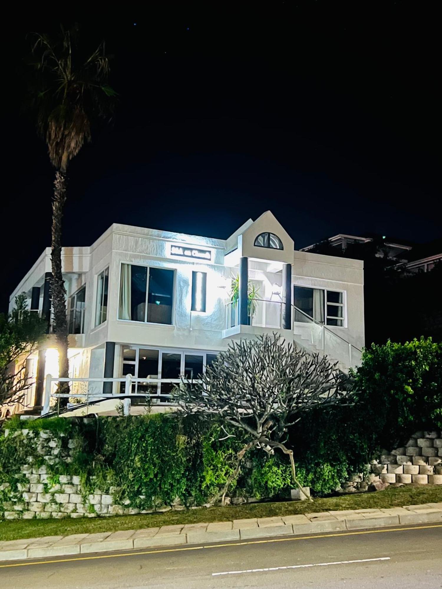 Sunny Bali Cottage Mosselbaai Buitenkant foto